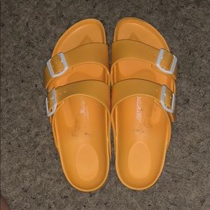 Yellow Birkenstocks 💛☀️